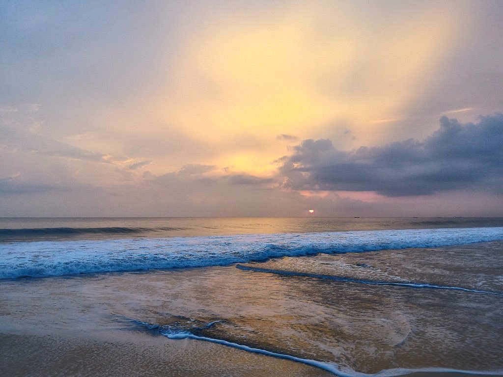 Pantai Ujung Genteng